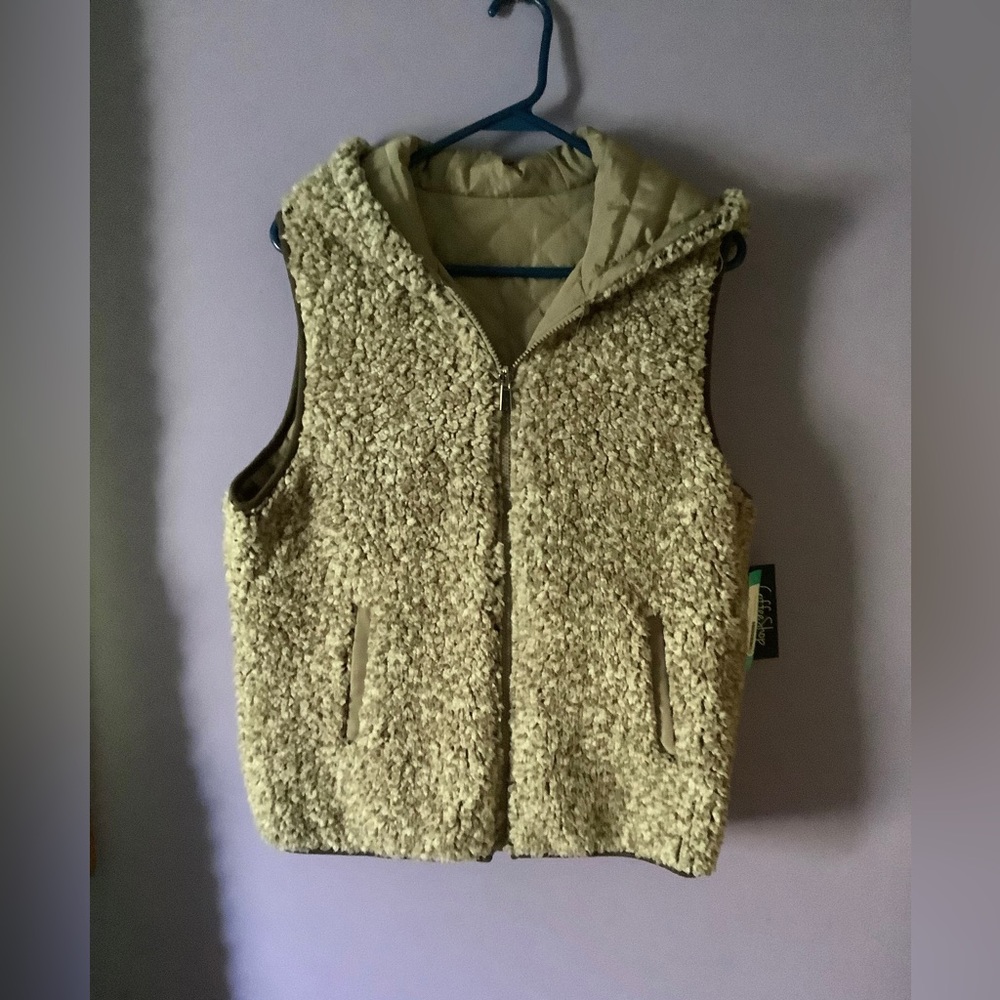 NWT COFFEESHOP Reversible Wubby Vest Stitch Fix Sherpa vest.  Size Medium